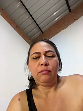 _violeta_99 Adlı Modelin Canlı Sohbet Odası