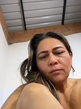 _violeta_99's Live Chat Room