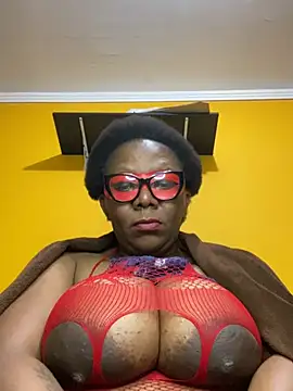 ห้องแชทสดของ BoobsQueeen