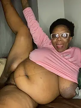 Živá chatovací místnost BoobsQueeen