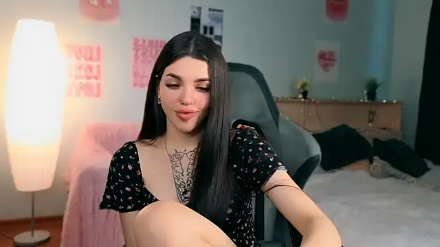 molly_rettyy Adlı Modelin Canlı Sohbet Odası