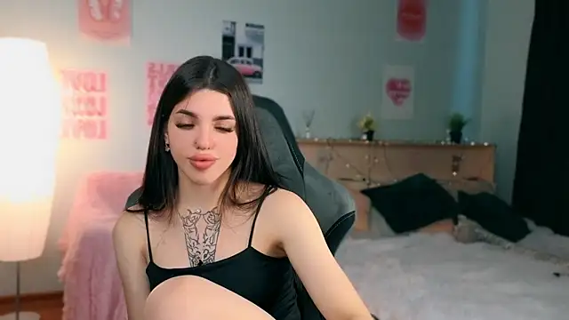 חדר צ'אט בשידור חי של molly_rettyy