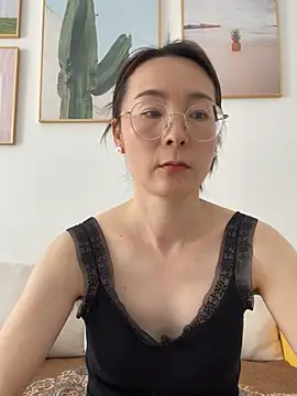 you-520's Live Chat Room