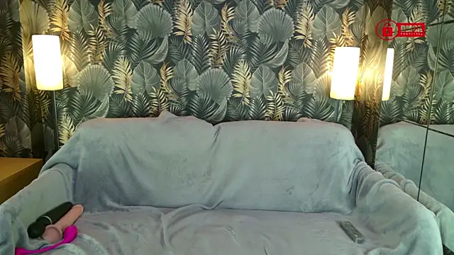 MadyMoan Adlı Modelin Canlı Sohbet Odası
