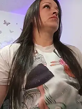 Isa_bluee Adlı Modelin Canlı Sohbet Odası