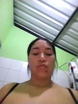 erikabella Adlı Modelin Canlı Sohbet Odası