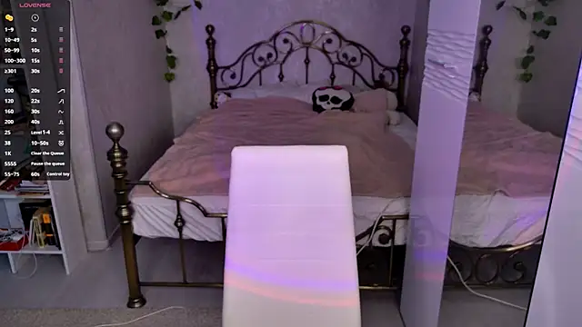 ghost_girly Adlı Modelin Canlı Sohbet Odası