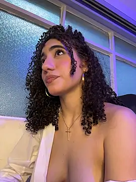 Odett_Khastoff Adlı Modelin Canlı Sohbet Odası