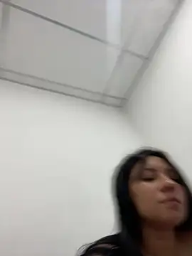 Sala de chat en directo de karo_cute