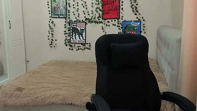 Emmarayder Live chatroom