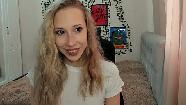 Živá chatovací místnost Emmarayder
