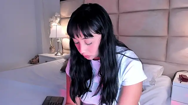 Sala de chat en directo de Adara_Muller