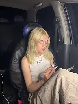 חדר צ'אט בשידור חי של Lia_fire
