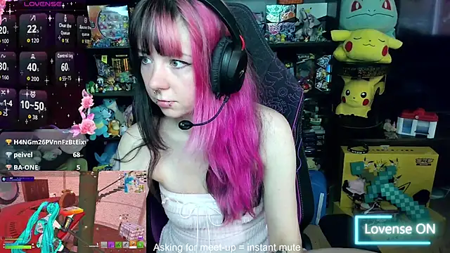 Živá chatovací místnost CutieTracer