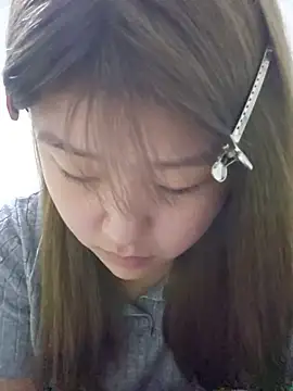 mianmian-666's Live Chat Room
