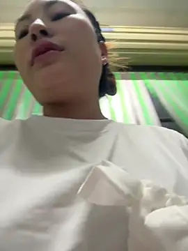 Lina-Naughty élő chatszobája