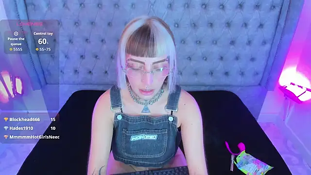 Gyal_Smith Live chatroom