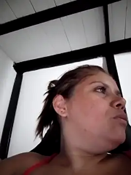 Chat soba uživo modela Zafiro_MD