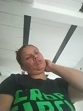 Zafiro_MD's Live Chat Room