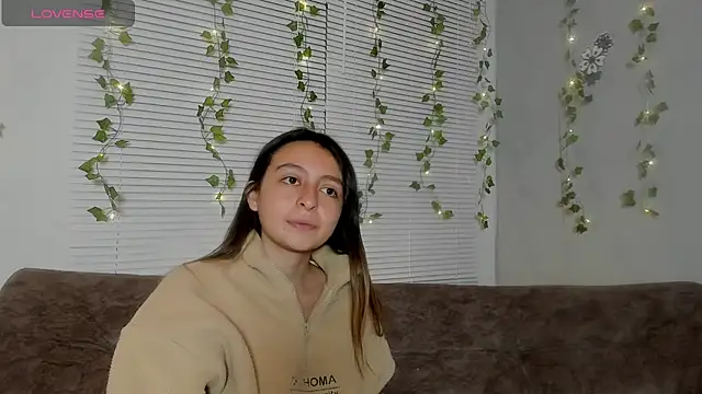 Lala_fluffy's Live Chat Room