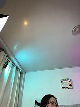Abby_pink_'s Live Chat Room