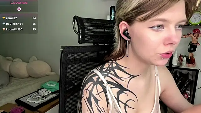 Živá chatovací místnost MadalynNosel