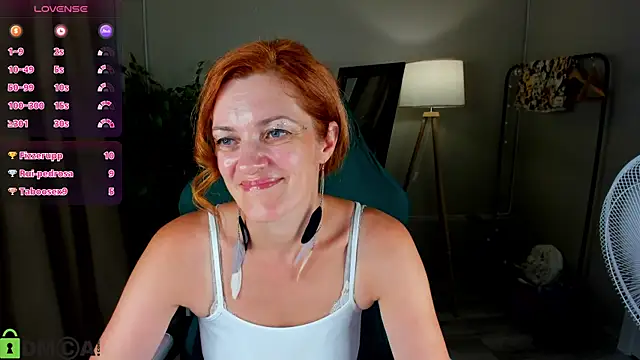 Pokój czatu na żywo – Julia_Suny
