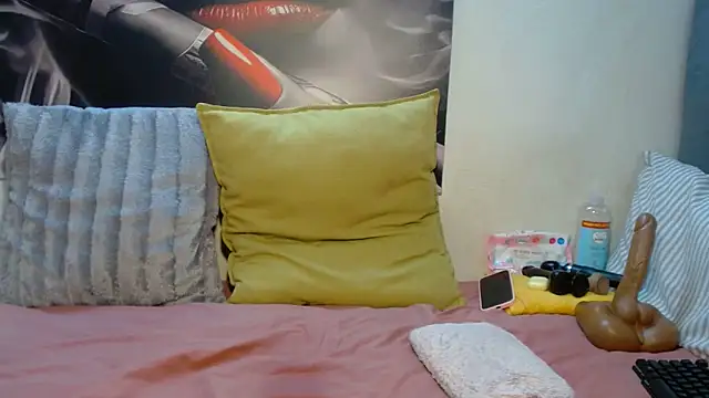 Lola-77 Cameră chat live