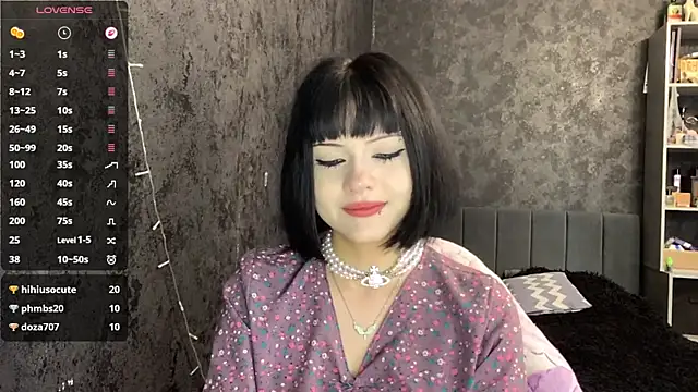 Živá chatovací místnost EmilyEmbears