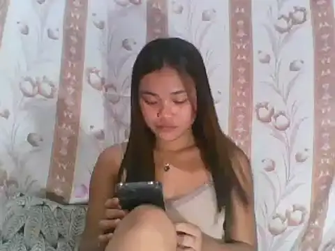Živá chatovací místnost AsianPinay18
