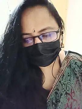 monisha_cam – Naživo chatovacia miestnosť