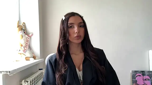 AlvinaMair Adlı Modelin Canlı Sohbet Odası