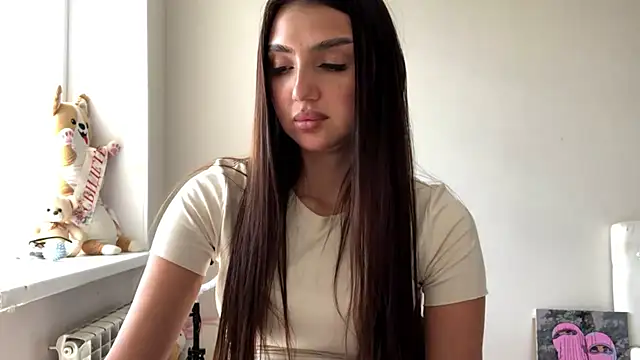 AlvinaMair Adlı Modelin Canlı Sohbet Odası