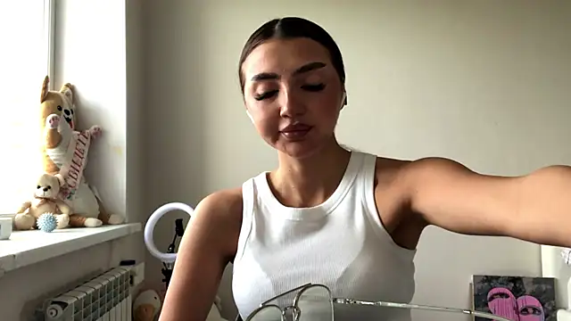 AlvinaMair чат на живо