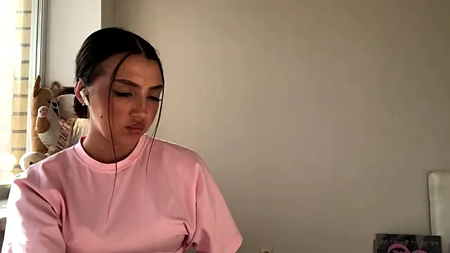 חדר צ'אט בשידור חי של AlvinaMair