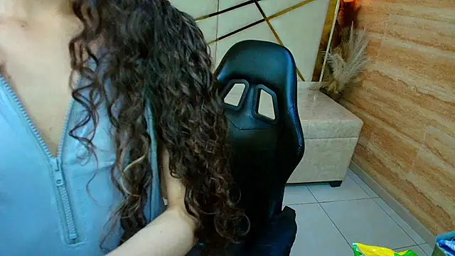 חדר צ'אט בשידור חי של abby__r
