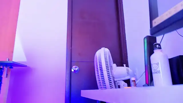 Domina_Stef élő chatszobája