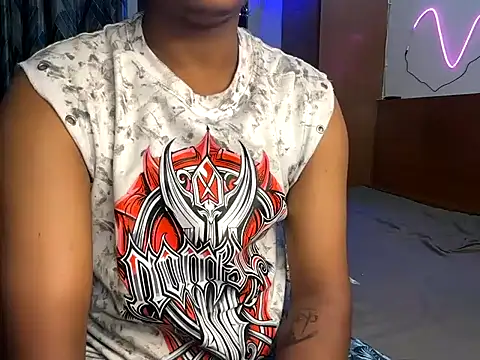 Starishaze Adlı Modelin Canlı Sohbet Odası