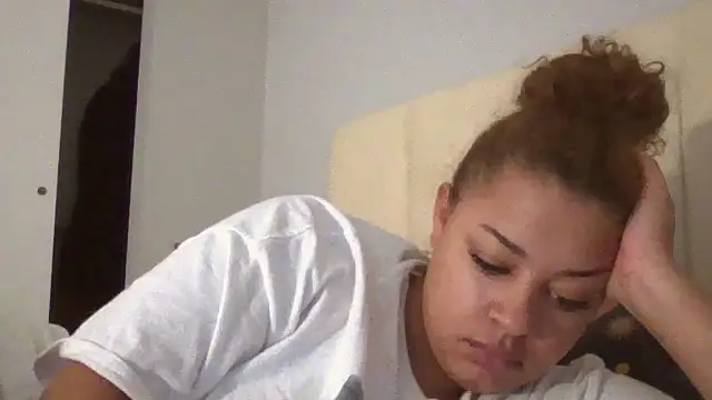madzbailey's Live Chat Room