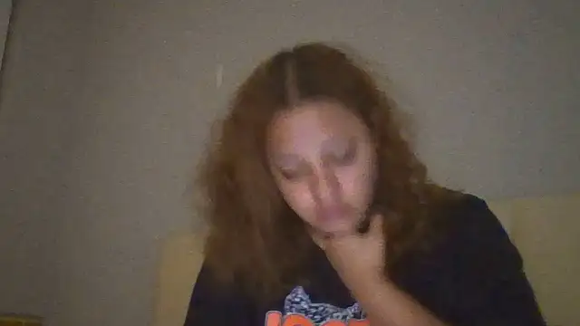 חדר צ'אט בשידור חי של madzbailey