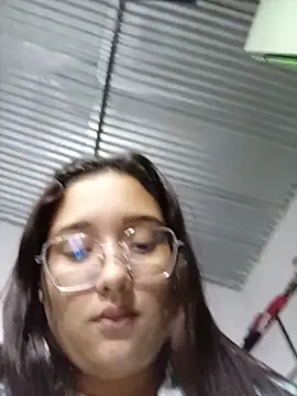 חדר צ'אט בשידור חי של naughty_girl_hot_