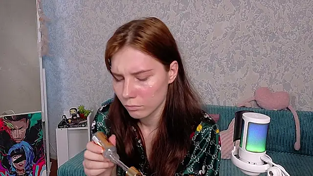 Chat soba uživo modela CleoBloom_