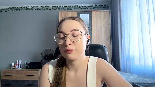 חדר צ'אט בשידור חי של Milaissocute