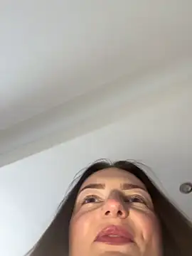 غرفة دردشة MiaLovesxxx المباشرة