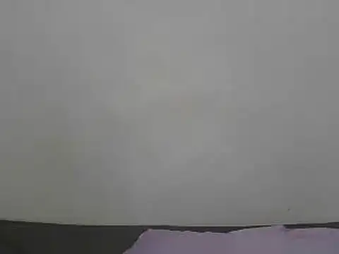 SlipperyLipsX Adlı Modelin Canlı Sohbet Odası