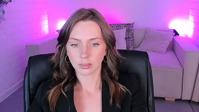 MeganClapp – Naživo chatovacia miestnosť