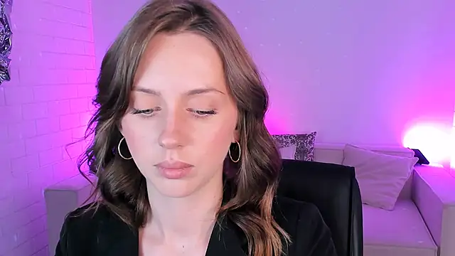 MeganClapp's Live Chat Room