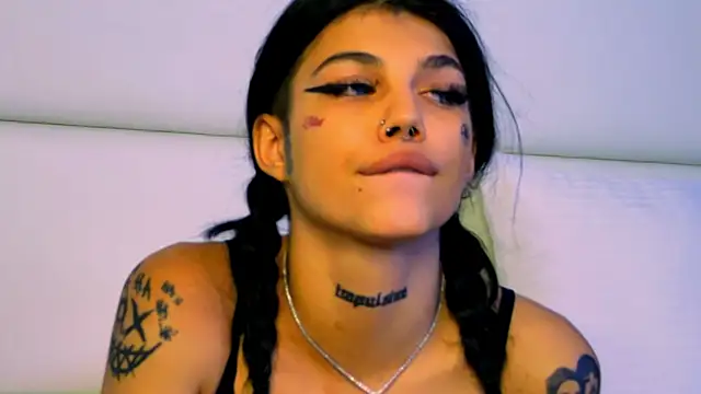 Chat soba uživo modela YasminnStorm