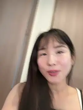 Hinako_0012 Adlı Modelin Canlı Sohbet Odası