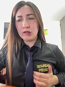 suzy-111 – Naživo XXX chat